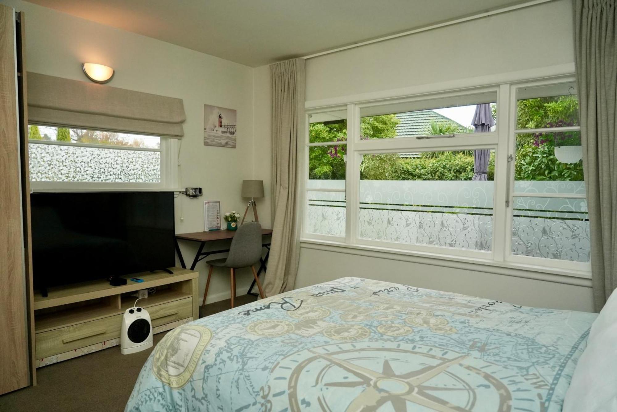 כרייסטצ'רץ' Cozy And Sunny Room Near City To Seapath חדר תמונה