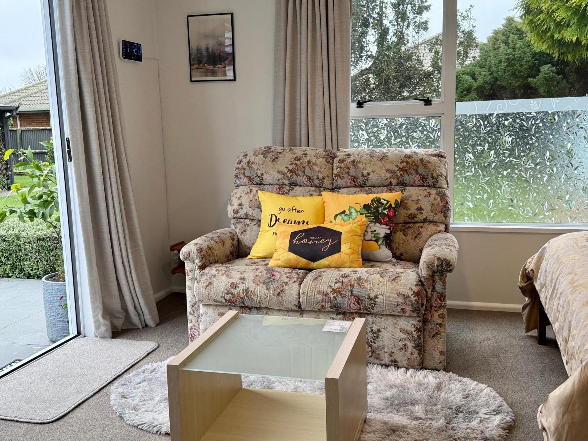 כרייסטצ'רץ' Cozy And Sunny Room Near City To Seapath מראה חיצוני תמונה