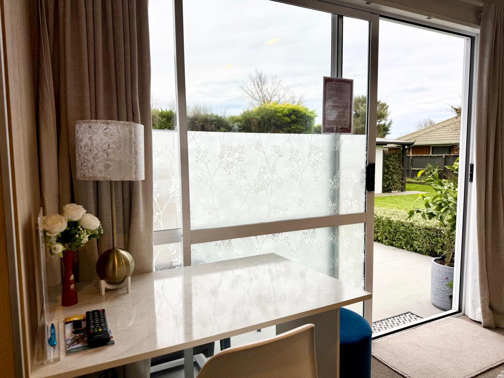 כרייסטצ'רץ' Cozy And Sunny Room Near City To Seapath מראה חיצוני תמונה
